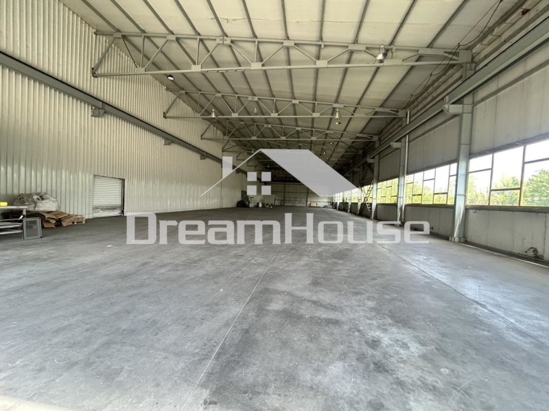 Da affittare  Edificio industriale Plovdiv , Industrialna zona - Sever , 1100 mq | 88180835 - Immagine [8]