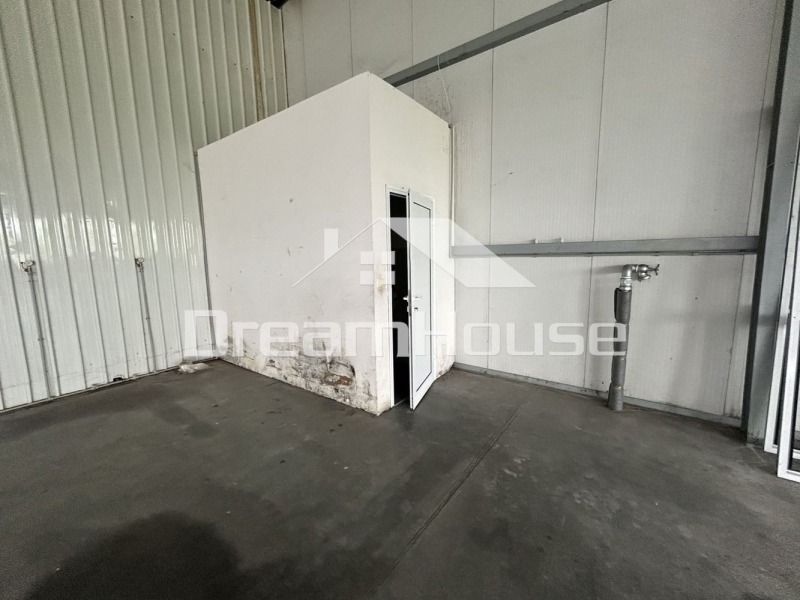 Da affittare  Edificio industriale Plovdiv , Industrialna zona - Sever , 1100 mq | 88180835 - Immagine [11]