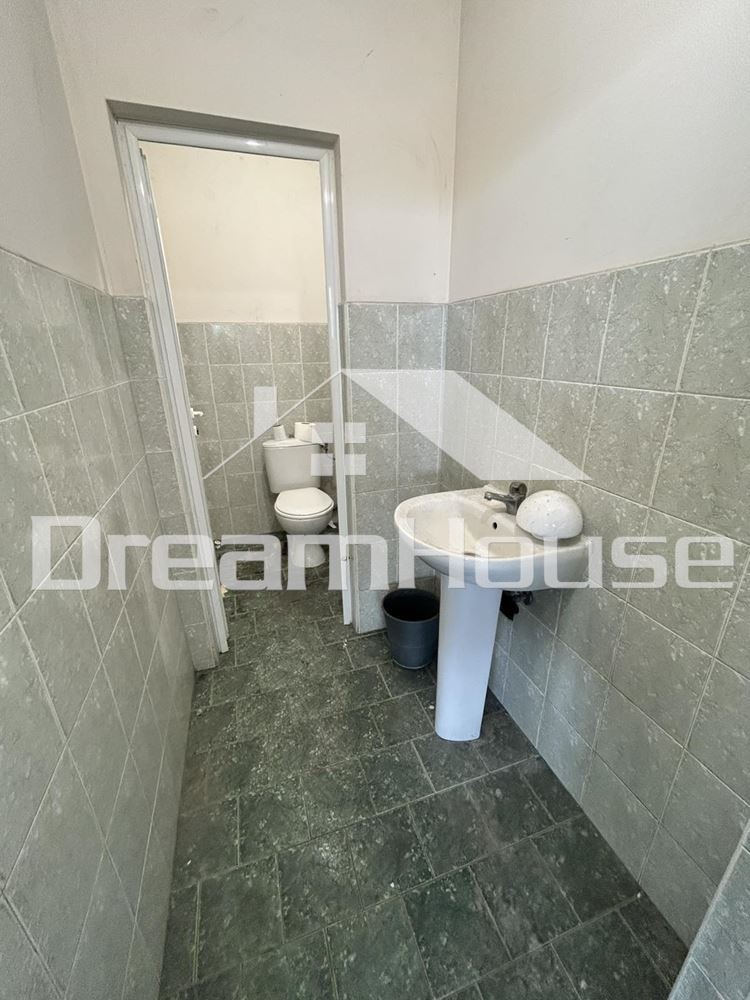 Da affittare  Edificio industriale Plovdiv , Industrialna zona - Sever , 1100 mq | 88180835 - Immagine [12]