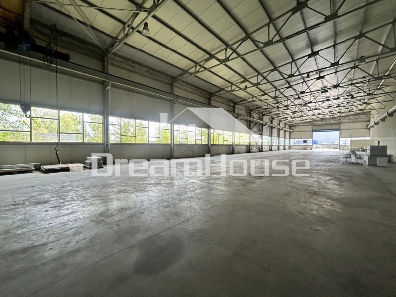 Da affittare  Edificio industriale Plovdiv , Industrialna zona - Sever , 1100 mq | 88180835 - Immagine [7]