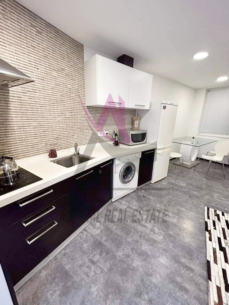 De inchiriat  1 dormitor Varna , Țentâr , 65 mp | 12450547