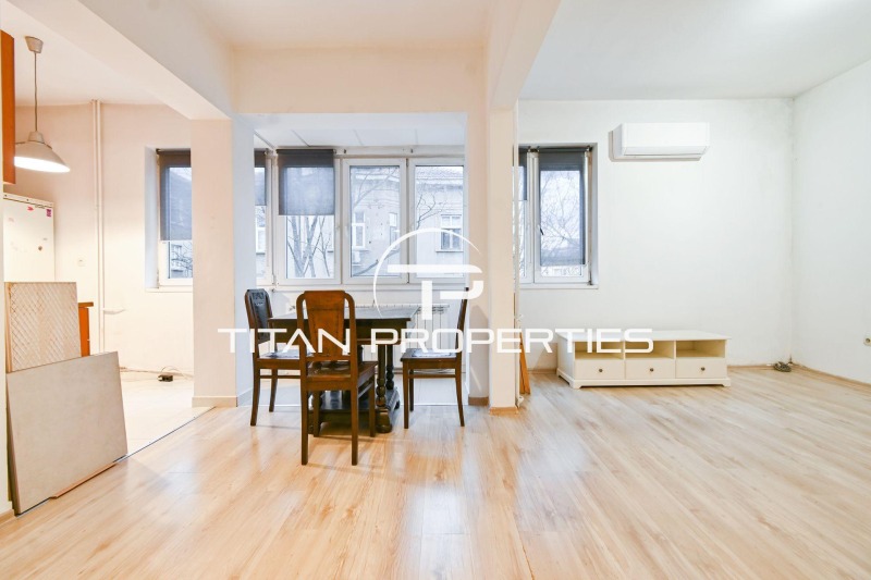 Дава под наем 3-СТАЕН, гр. София, Център