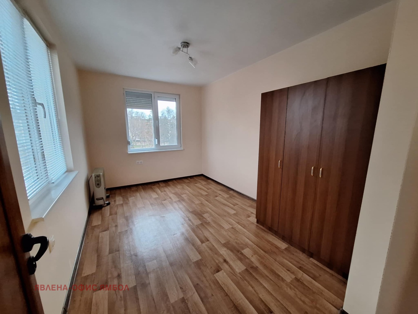 Дава под наем 2-СТАЕН, гр. Ямбол, Център, снимка 2 - Апартаменти - 53632857