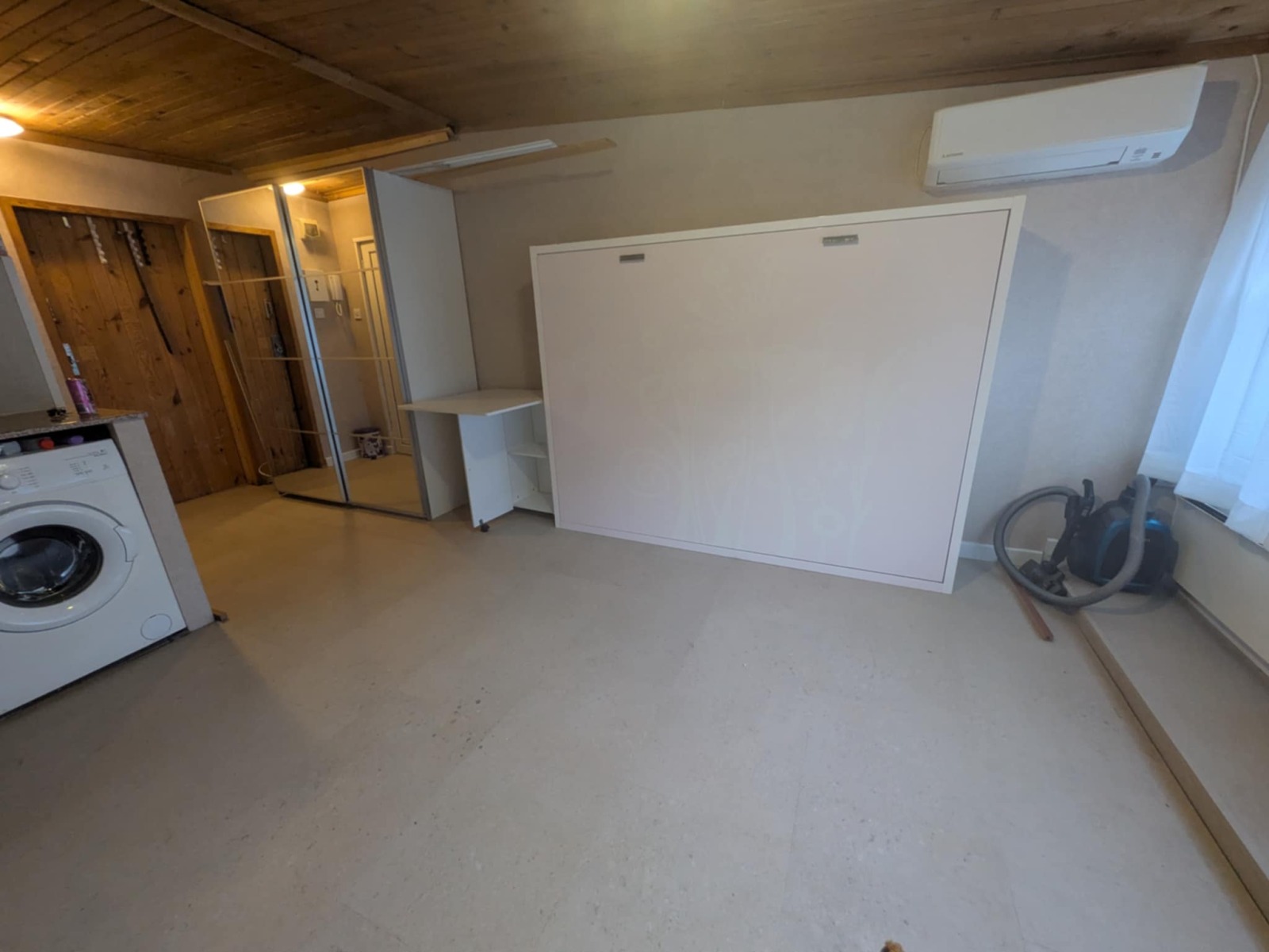 Дава под наем АТЕЛИЕ, ТАВАН, гр. София, Яворов, снимка 2 - Апартаменти - 53699718