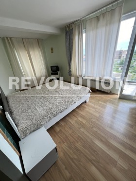 Studio m-t Alen mak, Varna