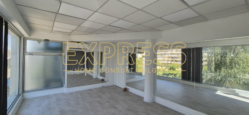 Дава под Наем ОФИС в град София, Гоце Делчев - 130 кв.м / 1 500 € » 2 933.75 лв., ЕКСПРЕС ДОМ КОНСУЛТ БЪЛГАРИЯ