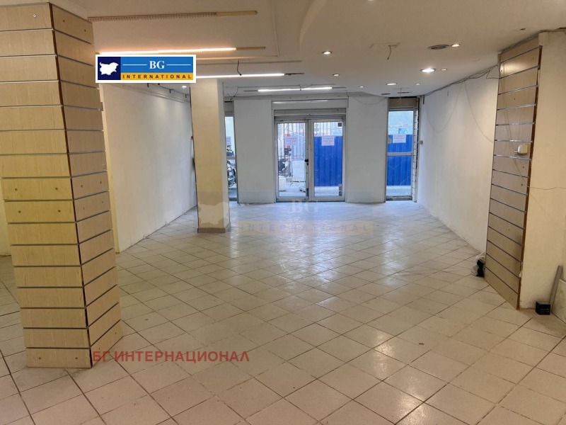 Дава под наем МАГАЗИН, гр. Бургас, Център