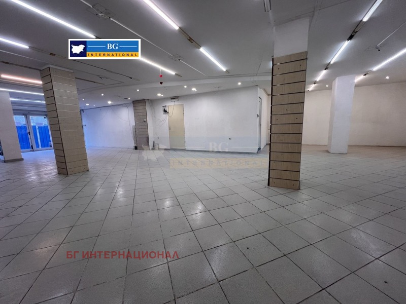 Дава под наем МАГАЗИН, гр. Бургас, Център, снимка 7 - Магазини - 53041083