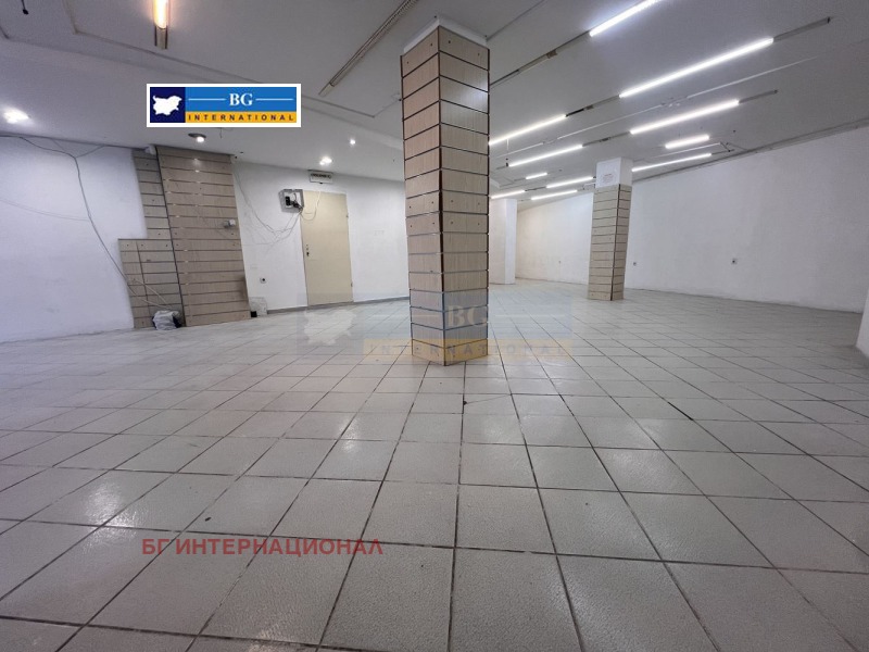 Дава под наем МАГАЗИН, гр. Бургас, Център, снимка 5 - Магазини - 53041083