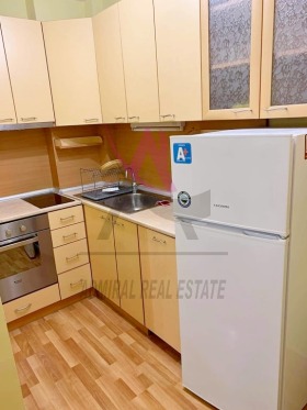 1 chambre Tchataldja, Varna