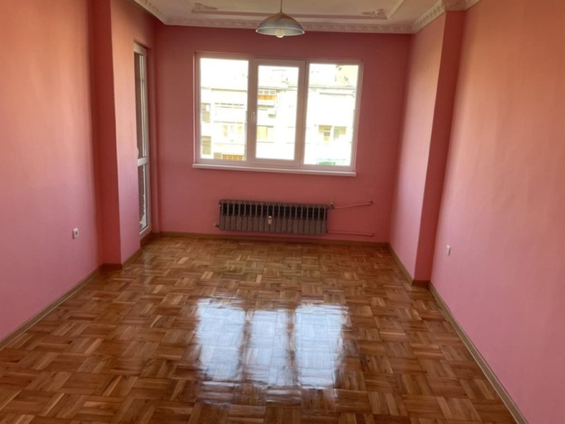 Издаје се  3+ спаваћа соба Плевен , Идеален центар , 85 м2 | 71028110 - слика [3]