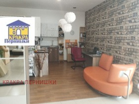 Butikk Tsarkva, Pernik 8