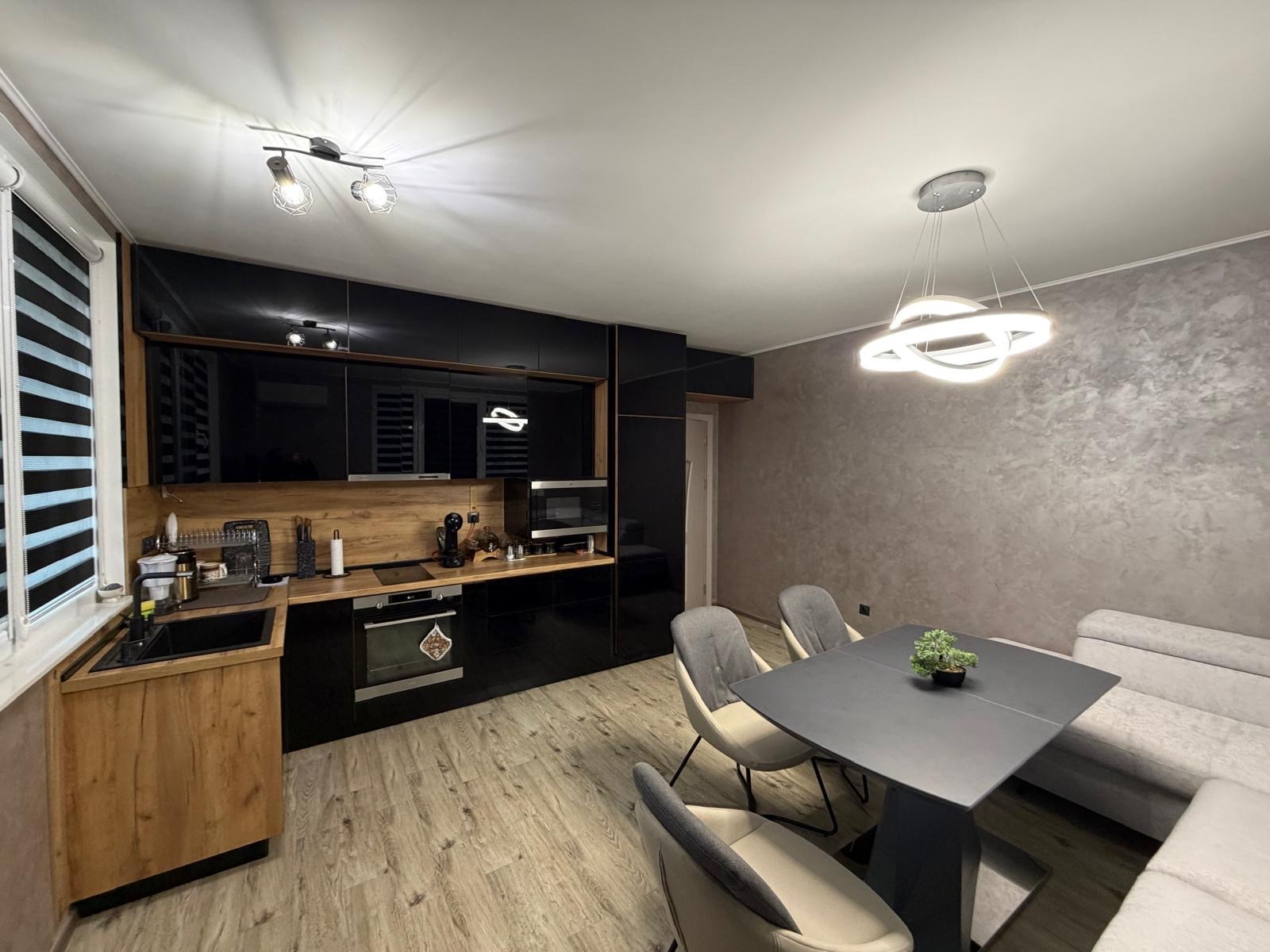 Дава под наем 3-СТАЕН, гр. София, Връбница 1