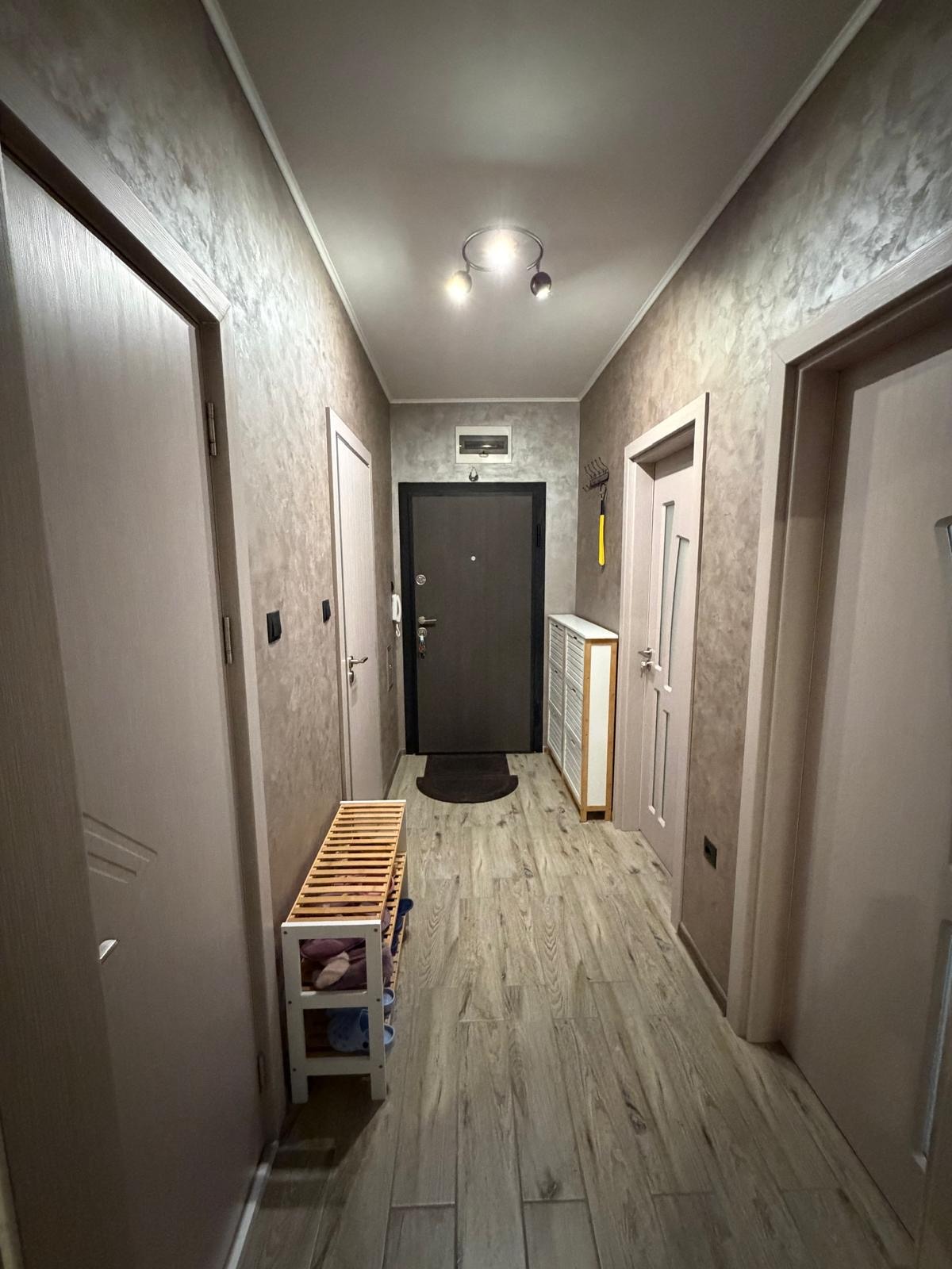 Дава под наем 3-СТАЕН, гр. София, Връбница 1, снимка 11 - Апартаменти - 54037108