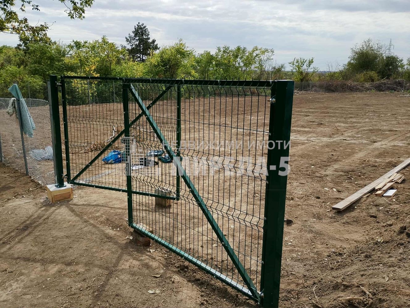 Дава под наем МЯСТО, гр. Русе, в.з. Левента