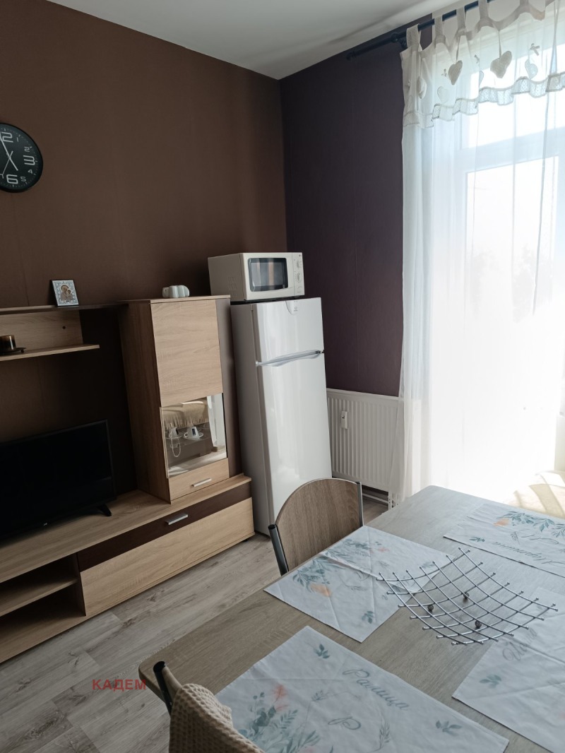 Дава под наем  2-стаен град Перник , Мошино , 63 кв.м | 57908713 - изображение [6]