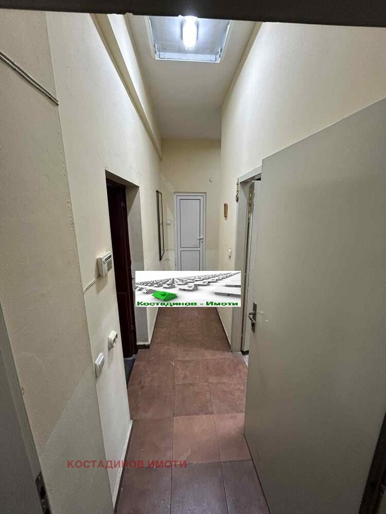 Дава под наем СКЛАД, гр. Пловдив, Индустриална зона - Тракия, снимка 8 - Складове - 52205879