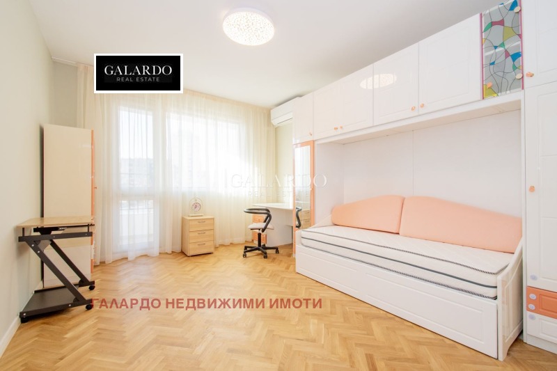 K pronájmu  3 ložnice Sofia , Goce Delčev , 155 m2 | 41716048 - obraz [12]