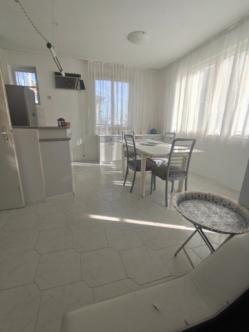 Zu vermieten  Hausboden Plowdiw , Kjutschuk Parisch , 120 qm | 87425144