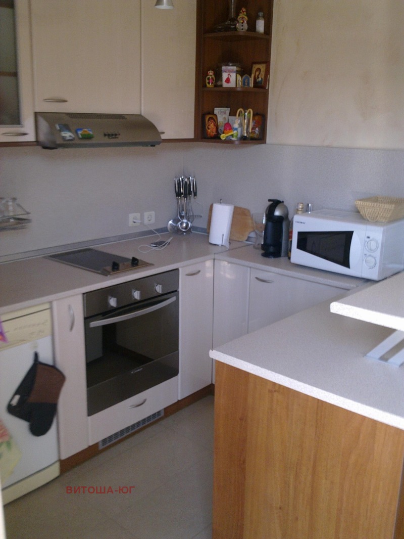 Издаје се  1 спаваћа соба Софија , Стрелбиште , 60 м2 | 21859554