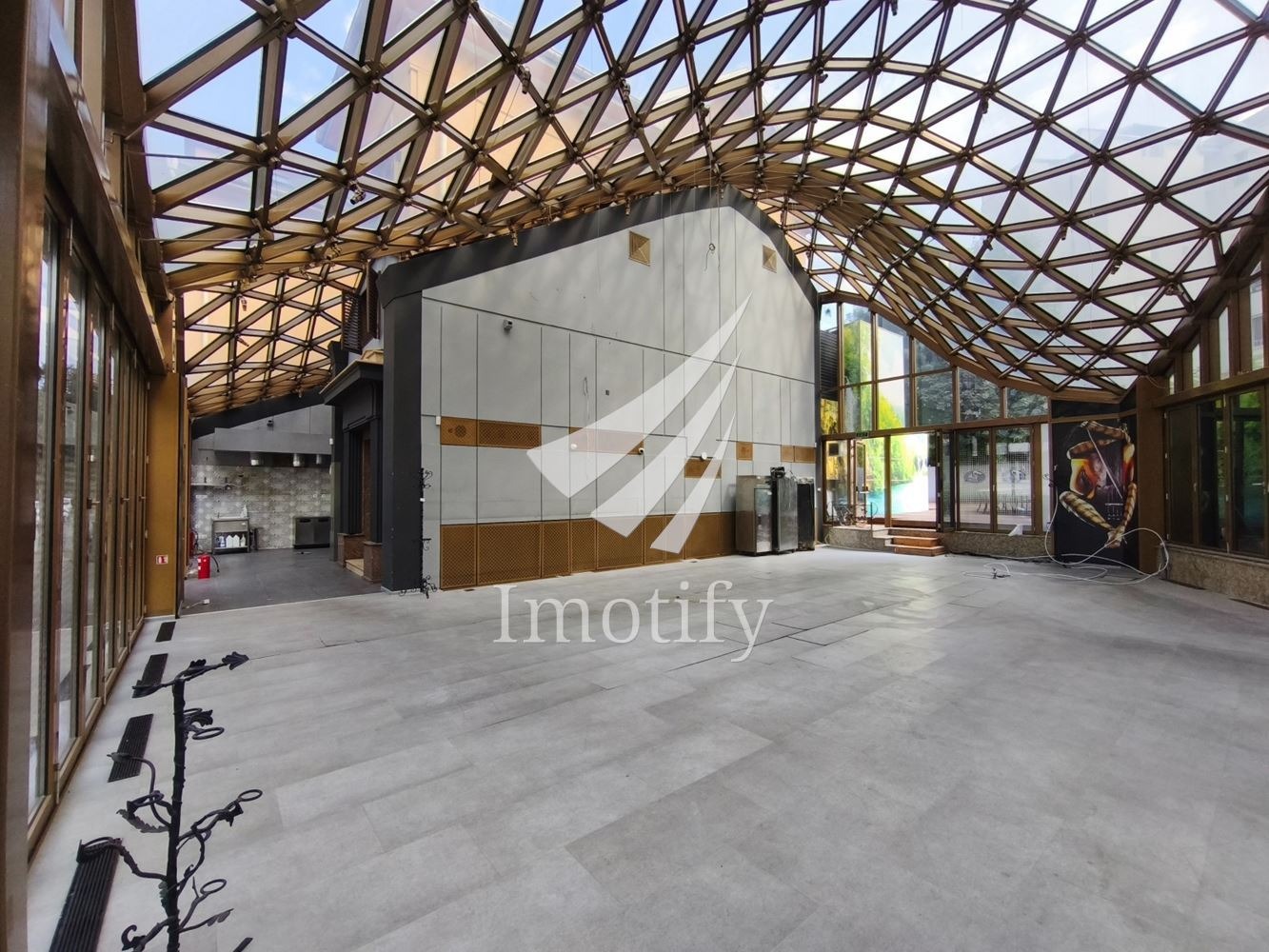 Дава под наем МАГАЗИН, гр. София, Център