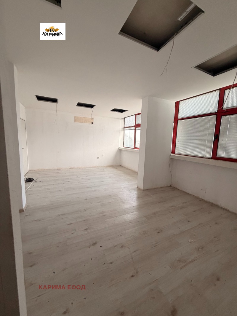 Дава под Наем ОФИС в град Варна, Западна промишлена зона - 30 кв.м / 206 € » 402.90 лв., КАРИМА ЕООД