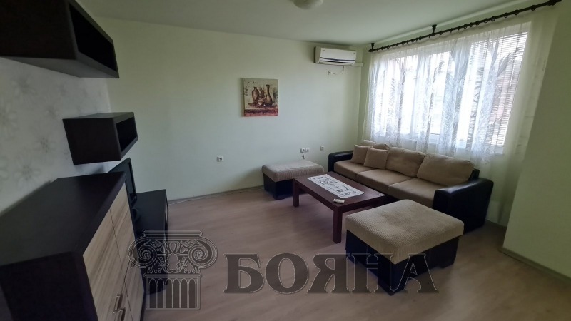 En renta  1 dormitorio Ruse , Tsentar , 72 metros cuadrados | 44464210