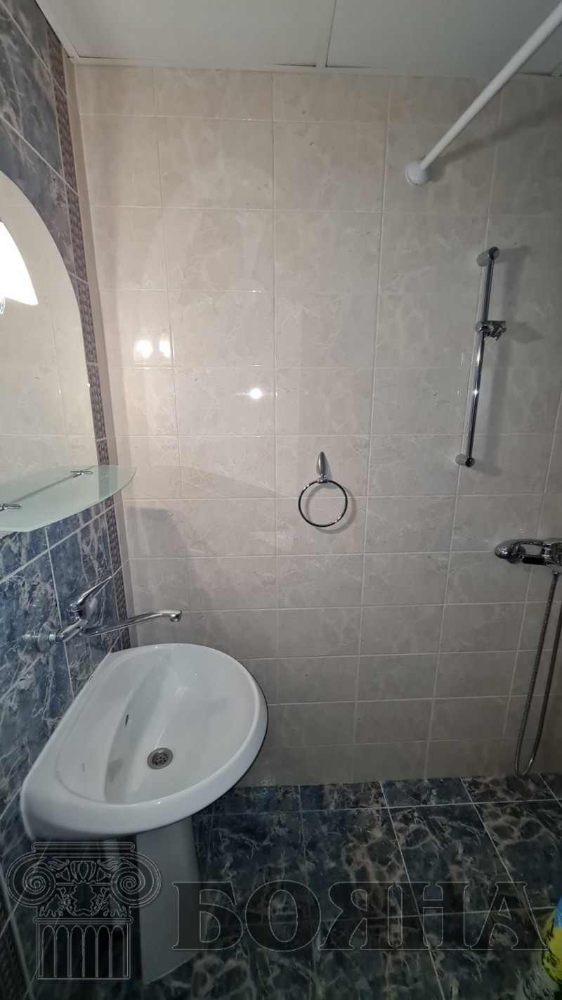 De inchiriat  1 dormitor Ruse , Țentâr , 72 mp | 44464210 - imagine [8]