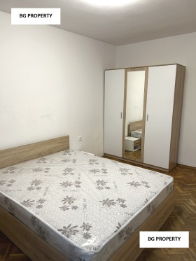 1 chambre Iztok, Sofia 8