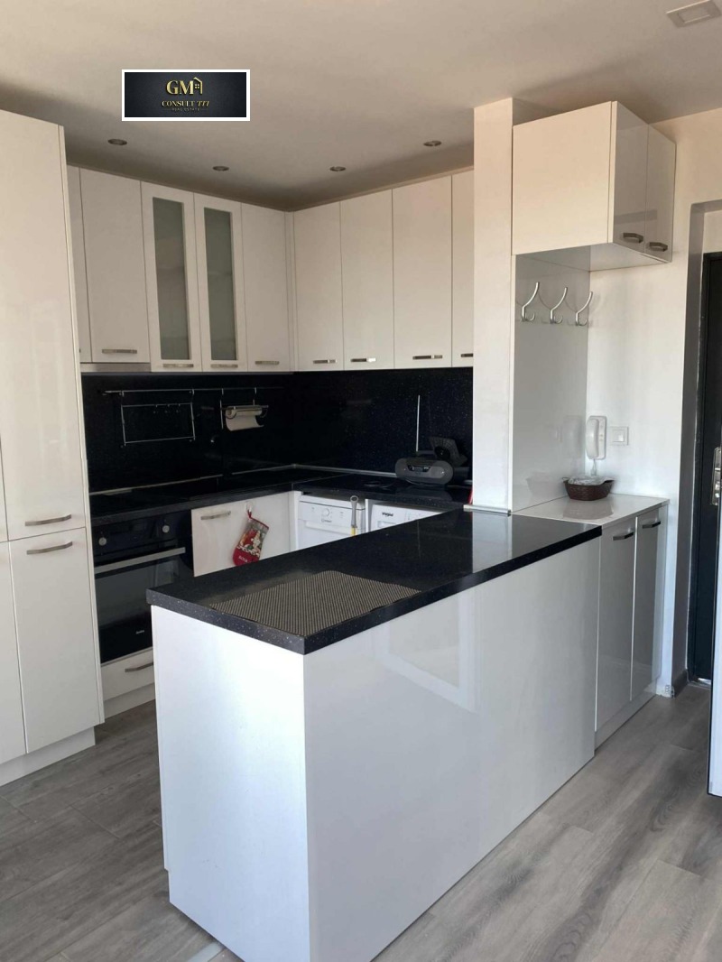 Под наем 3-СТАЕН, град Плевен, Широк център • 450 € / 880.12 лв. • 79003508 1