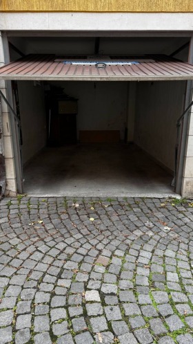 ГАРАЖ, ПАРКОМЯСТО, 20 m2