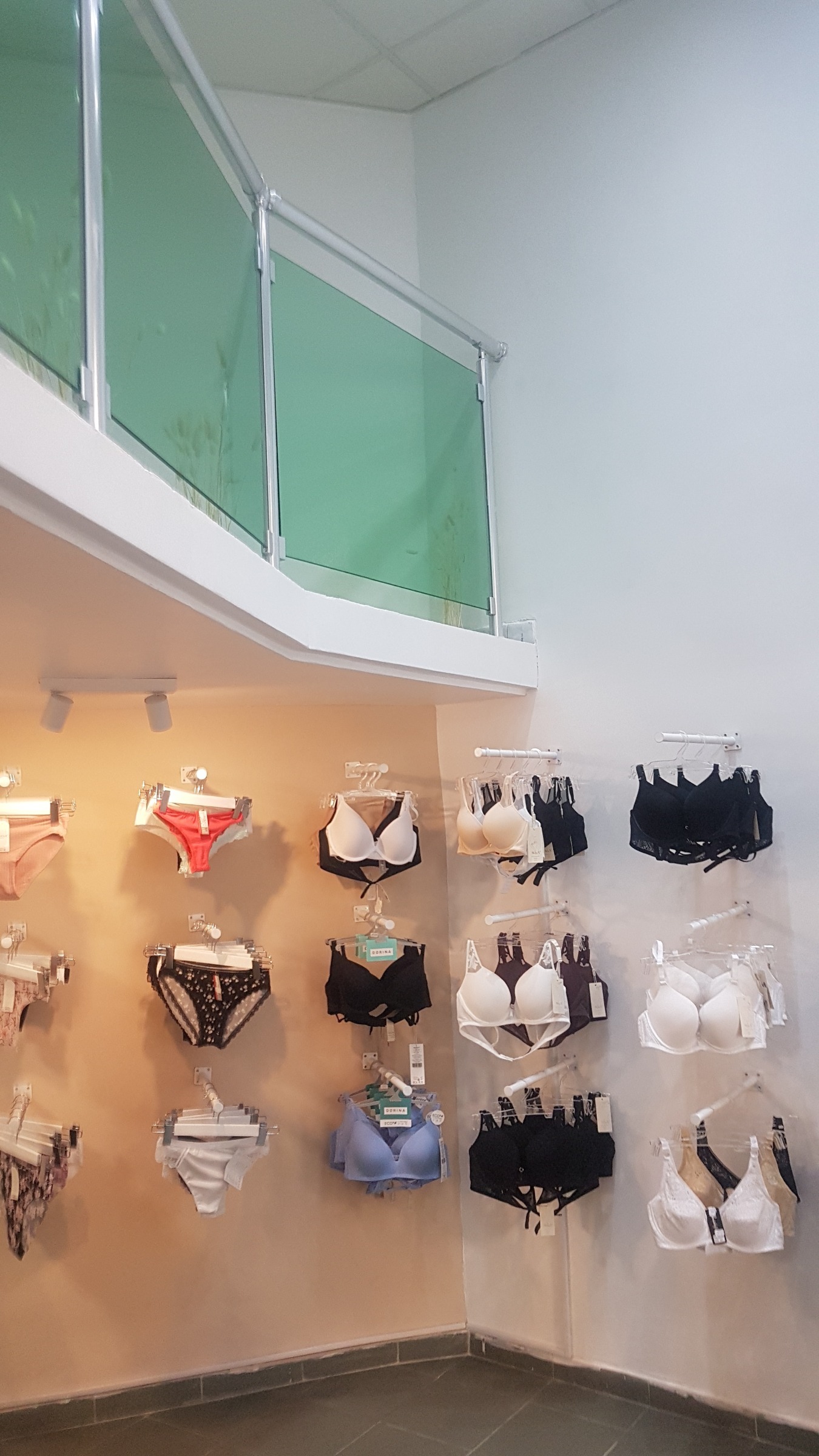 Дава под наем МАГАЗИН, гр. София, Център, снимка 8 - Магазини - 53626191