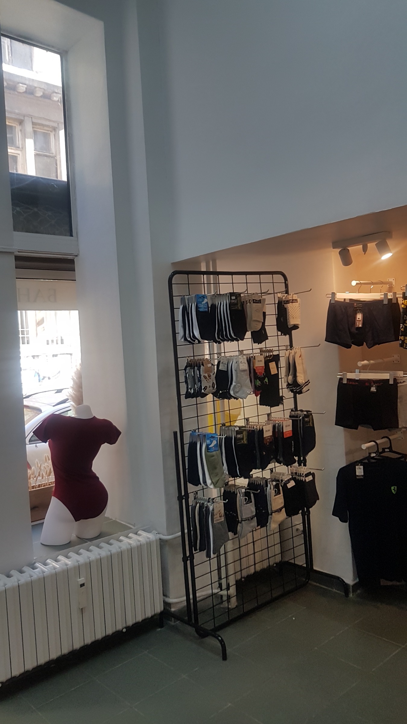 Дава под наем МАГАЗИН, гр. София, Център, снимка 5 - Магазини - 53626191