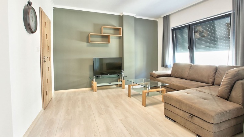 De inchiriat  1 dormitor Sofia , Lozeneț , 80 mp | 42123045