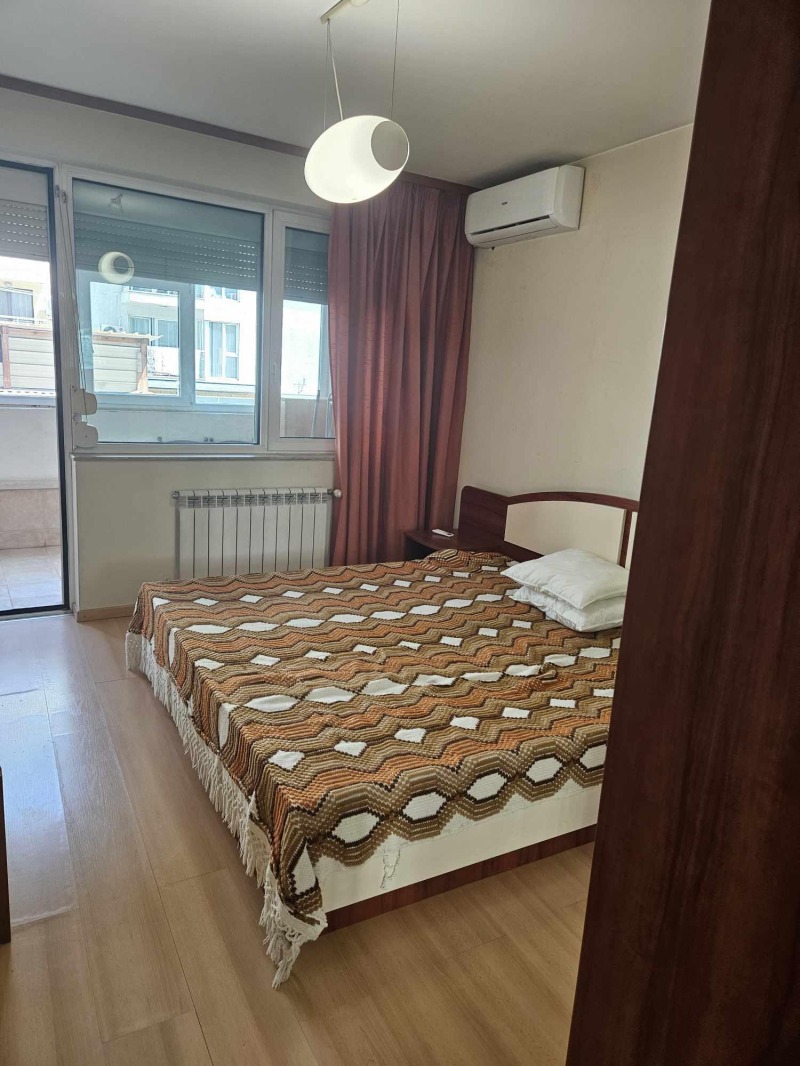 Til leje  1 soveværelse Sofia , Zona B-5 , 90 kvm | 14005797 - billede [2]