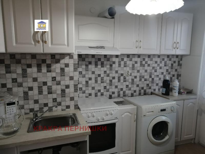 Дава под наем 2-СТАЕН, гр. Перник, Център