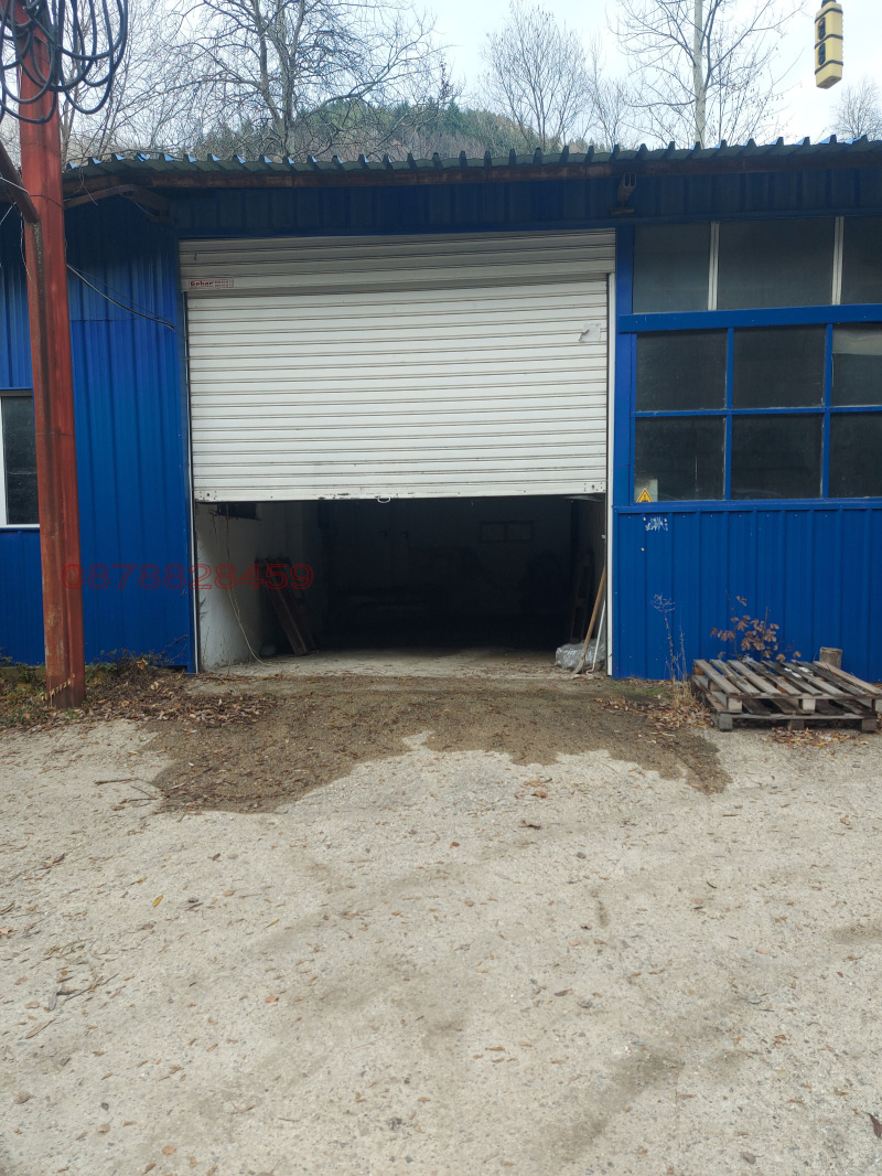 Дава под наем ПРОМ. ПОМЕЩЕНИЕ, гр. Смолян, Средок, снимка 5 - Производствени сгради - 52781177