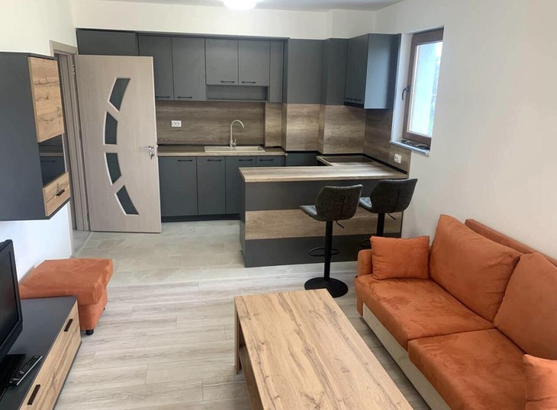 Дава под нем  2-стаен, град Пловдив, Южен •  400 EUR • ID 11803424 — holmes.bg - [1] 