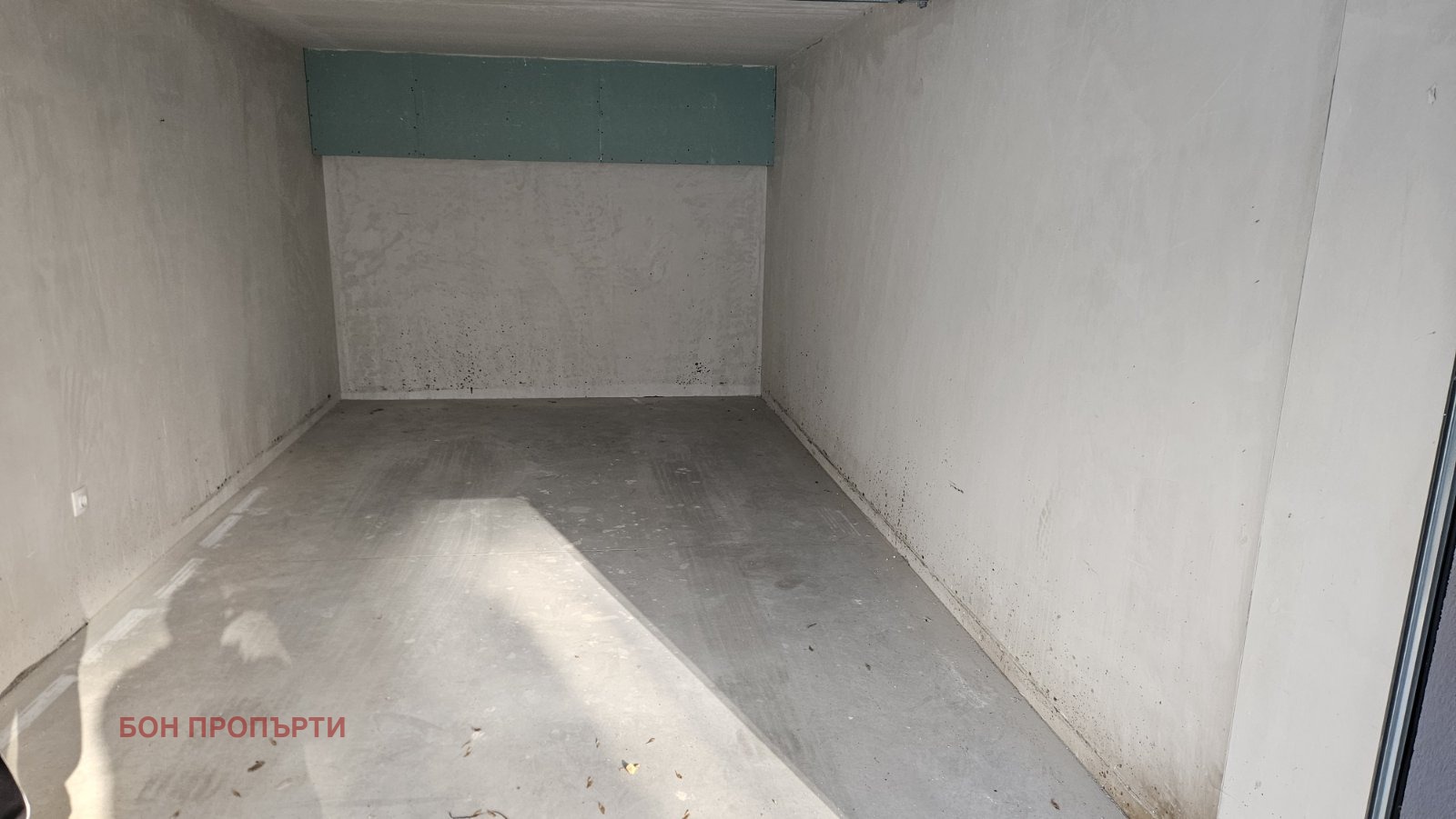 Дава под наем ГАРАЖ, ПАРКОМЯСТО, гр. София, Център, снимка 3 - Гаражи и паркоместа - 53734129