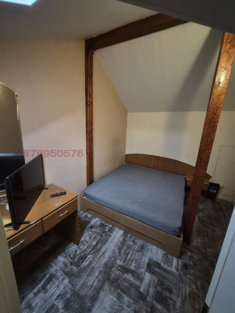 Дава под наем АТЕЛИЕ, ТАВАН, гр. Варна, Победа, снимка 3 - Апартаменти - 52774912