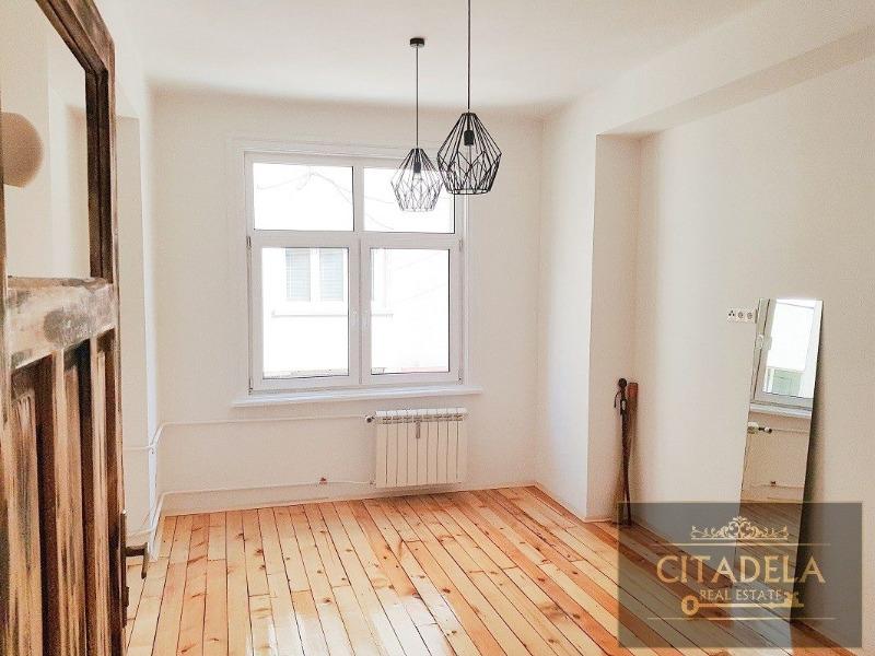 Издаје се  2 спаваће собе Софија , Центар , 103 м2 | 44102638 - слика [8]