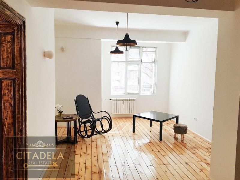 Издаје се  2 спаваће собе Софија , Центар , 103 м2 | 44102638 - слика [4]
