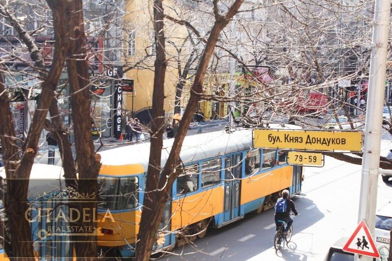 Издаје се  2 спаваће собе Софија , Центар , 103 м2 | 44102638 - слика [10]