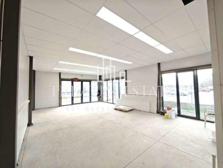 Дава под наем СКЛАД, гр. Пловдив, Индустриална зона - Юг, снимка 3 - Складове - 53243650