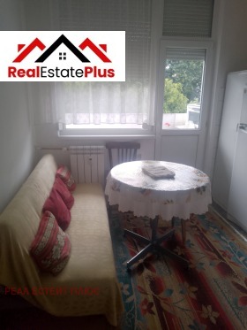 1 chambre Chirok tsentar, Pleven