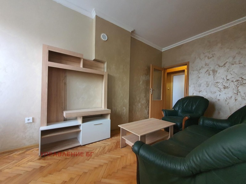 A louer  2 chambres Sofia , Meditsinska akademiya , 90 m² | 15267065