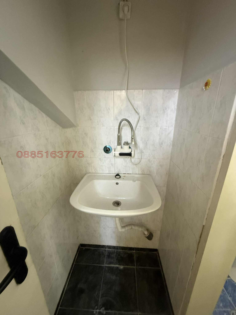 Дава под наем МАГАЗИН, гр. Сливен, Център, снимка 7 - Магазини - 53042206