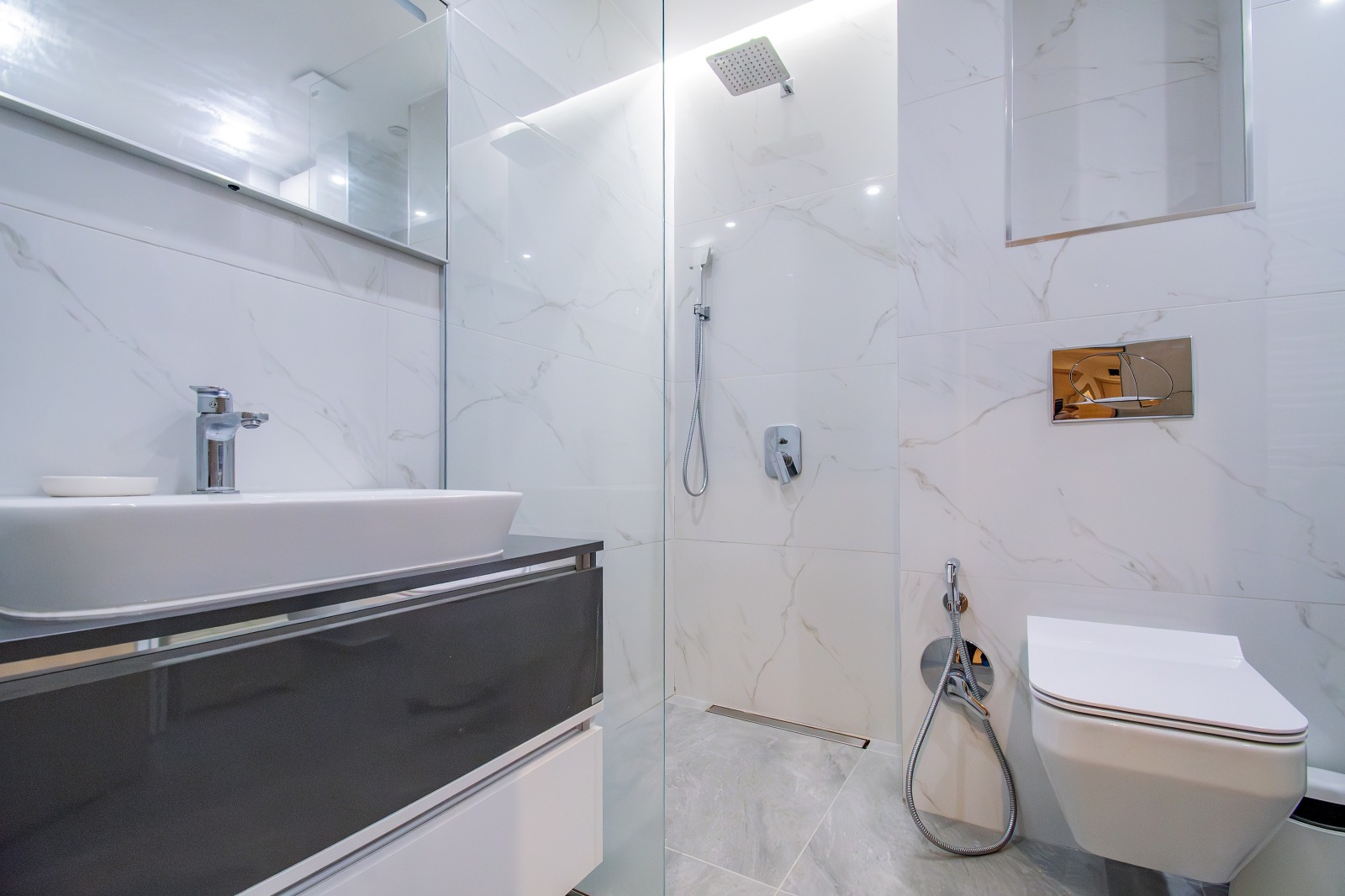 Дава под наем 3-СТАЕН, гр. София, Лозенец, снимка 10 - Апартаменти - 54000284