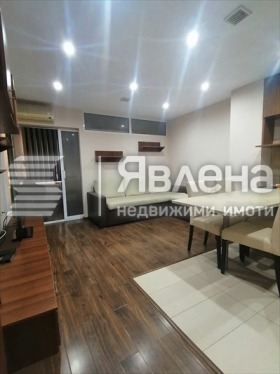 2 slaapkamers Vazrazjdane 1, Varna