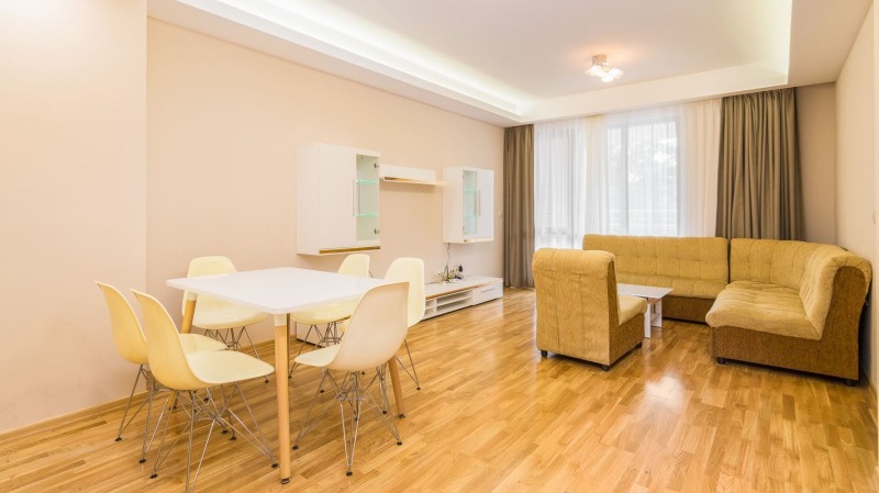 Kiralık  3 yatak odası Sofia , Iztok , 184 metrekare | 51231711